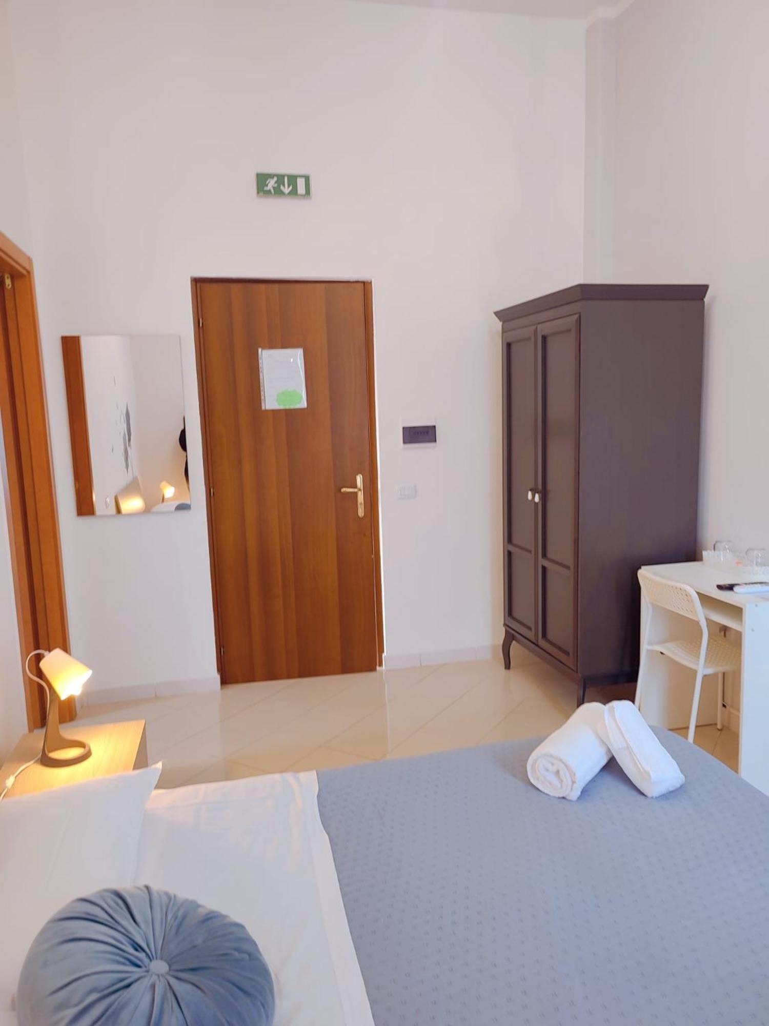 F.A.M. Rooms Ciampino Exterior foto